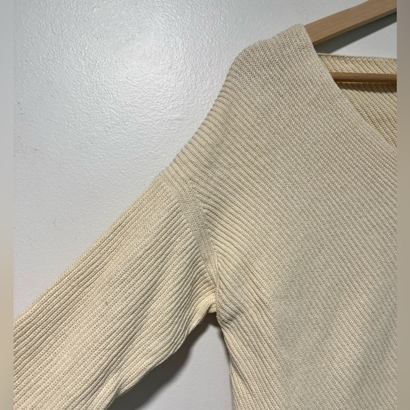 L.L. Bean Women’s V-Neck Cotton Sweater – Cream Textured Knit Pullover, Size L - Picture 8 of 9